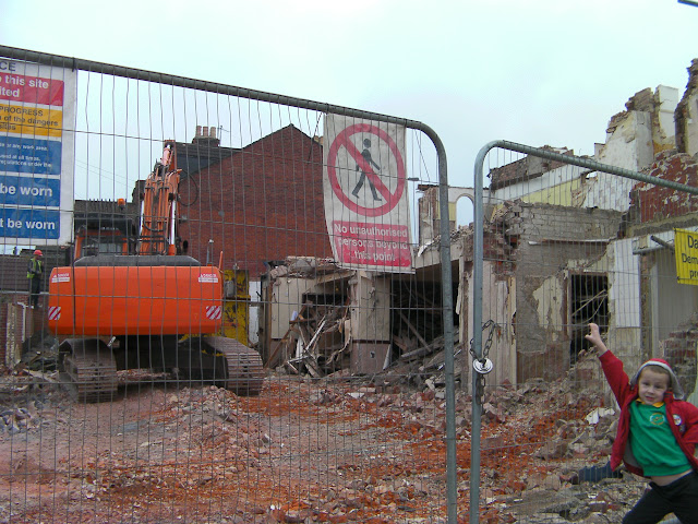 portsmouth tavern being knocked down