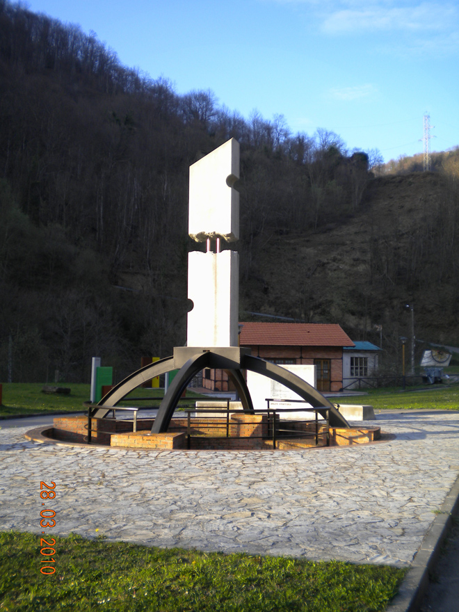 Monumento Pozo Fortuna, foto de Ángel García Díaz