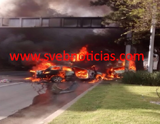 Pipa de gua choca contra autos y se incendian en Xalapa Veracruz; 3 muertos