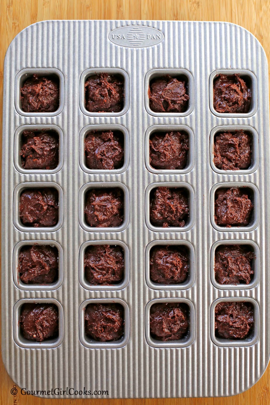 Gourmet Girl Cooks Brownie Bites LCHF (Low Carb High Fudgy)