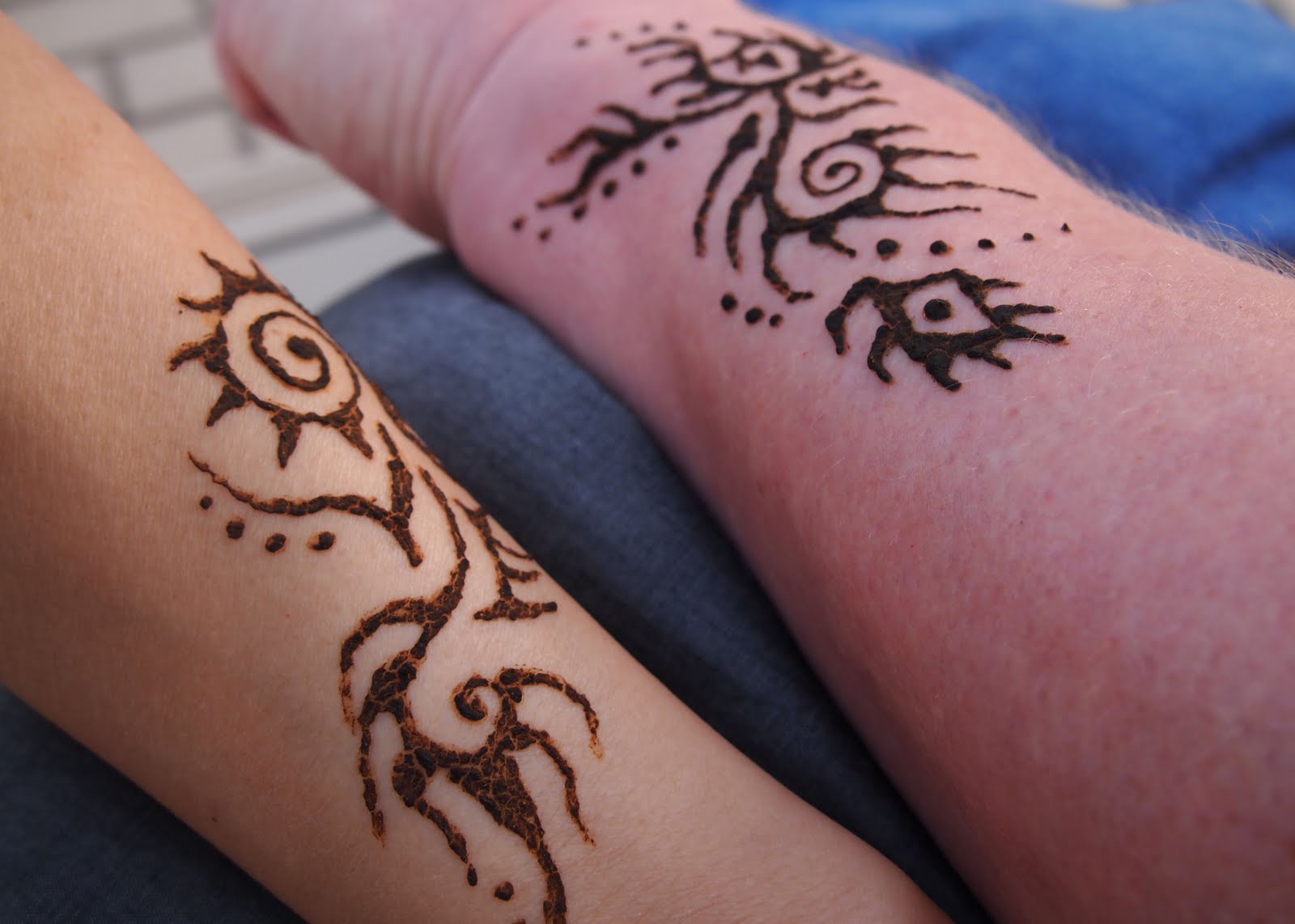 Visual Anthropology of Japan 日本映像人類学 変な Henna Tattoos at Kobe India