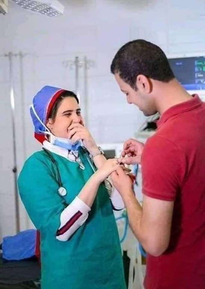 Viral Photos Doctor to Marry COVID19 Patient; Coronavirus Brought