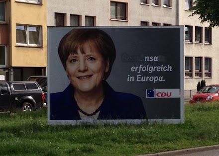 StreetArt : NSA erfolgreich in Europa | Wahlplakat-Bashing in Wuppertal