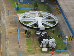 The huge low-geared bullwheel that used to open the lock gates, Panama Canal