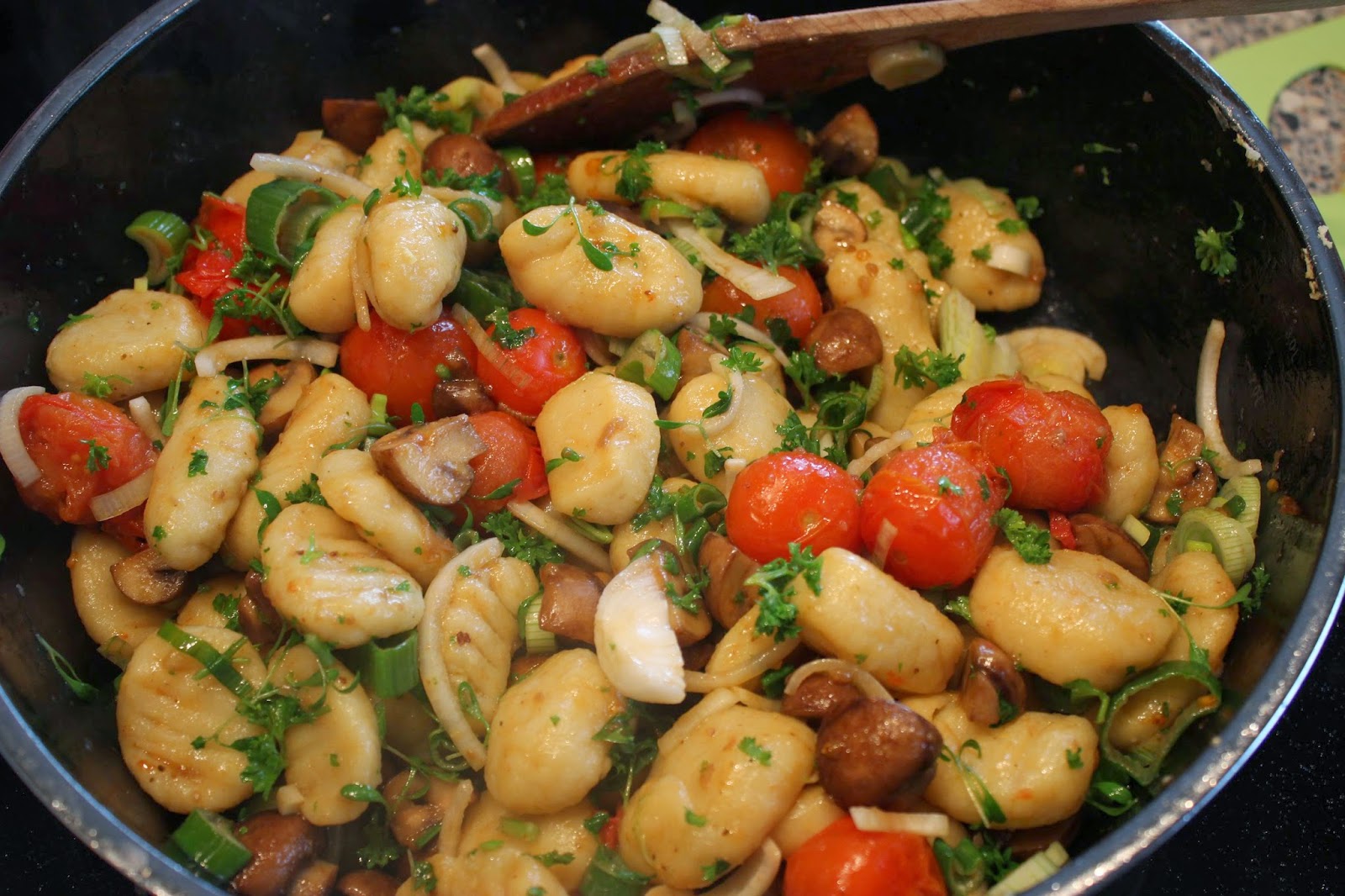 Vegan kochen: Gnocchi mit Champignons