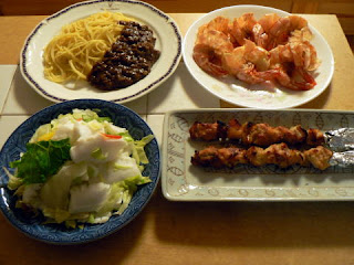 キーマパスタ エビ香焼き イカサラダ ガーリック焼き鳥 夕食の献立 カレートッピング キーマパスタ エビ香焼き イカサラダ ガーリック焼き鳥
