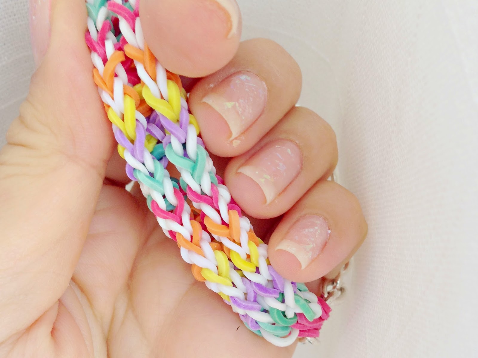 Inverted Fishtail Rainbow Loom