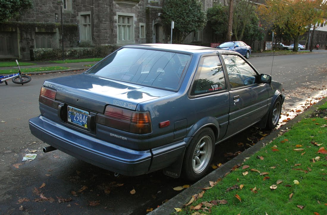 OLD PARKED CARS.: 1986 Toyota Corolla GT-S.