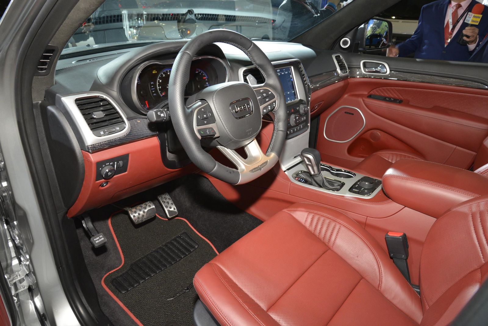 Jeep Grand Cherokee 2018 салон