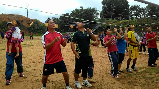 acara sukaneka - biskut gantung