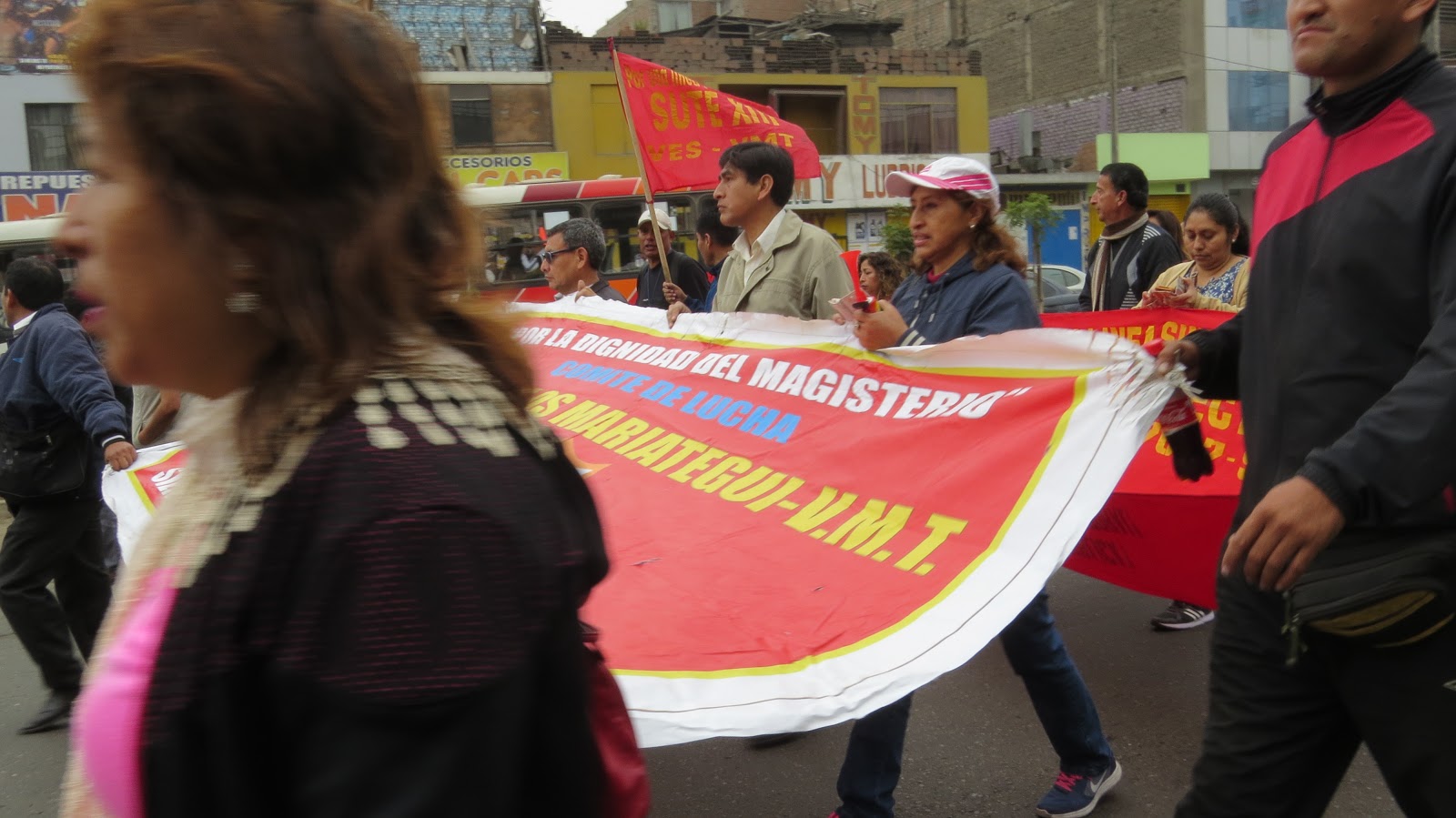 SITER LIMA FENATEPERU EXITOSO ACATAMIENTO DEL PARO NACIONAL DEL 25 DE