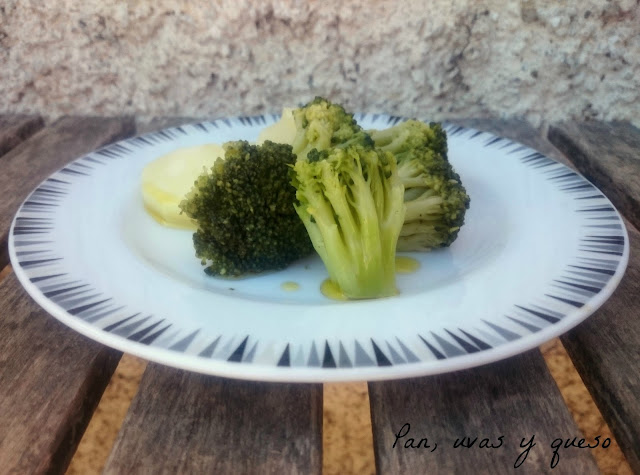 Brócoli con patatas al vapor (Thermomix)