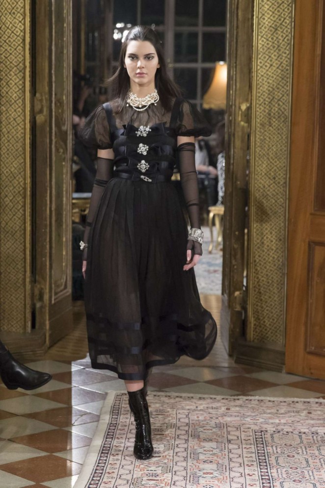 Red Carpet Dresses: Kendall Jenner - Chanel Metiers d’Art Collection