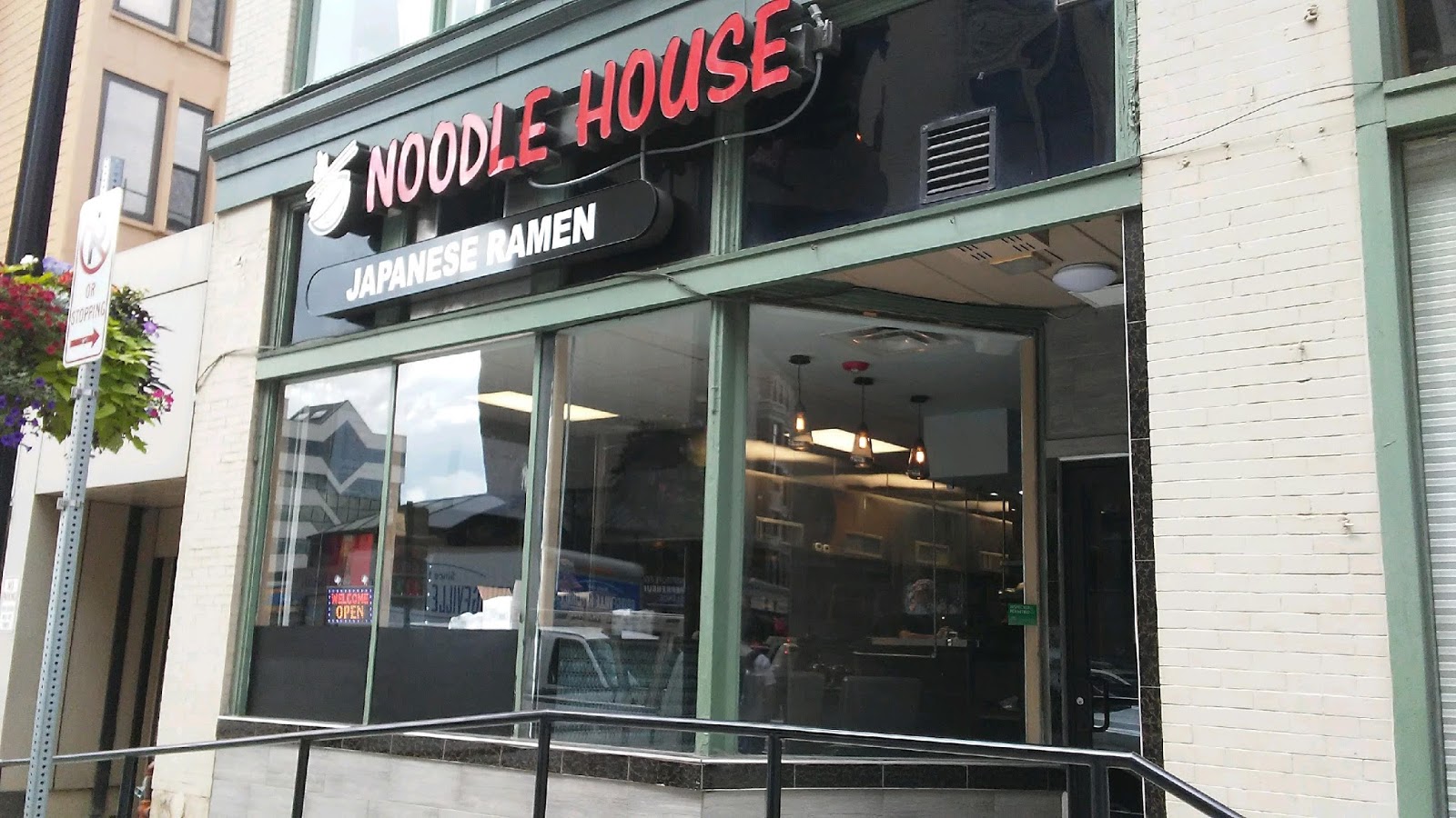 PennsylvAsia Zen's Noodle House opens in Oakland after three years of