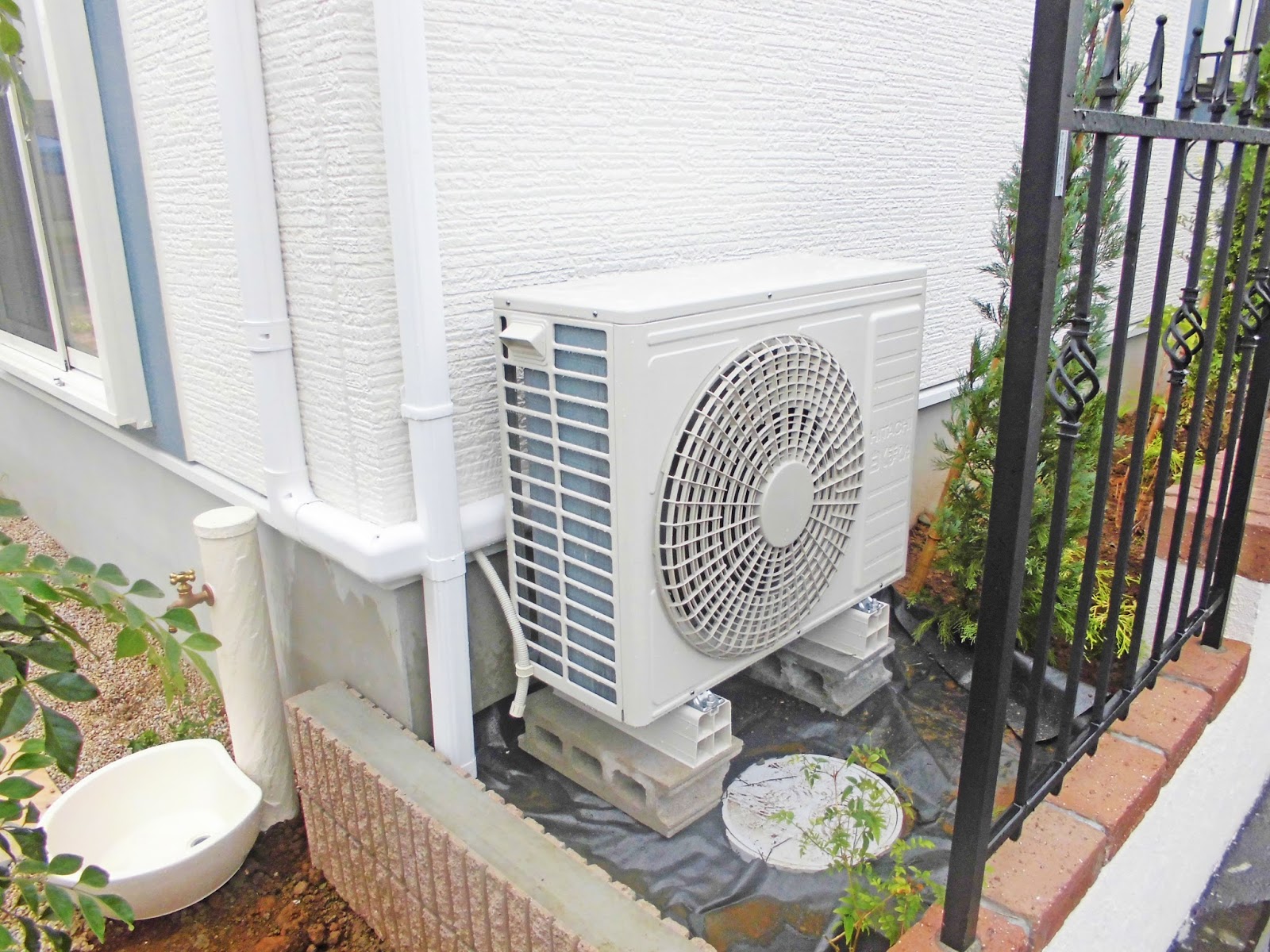 新築専門エアコン職人（エアコン知識の宝庫） No.503 越谷市 F様：『雨樋 × クランク × 無線アダプター』
