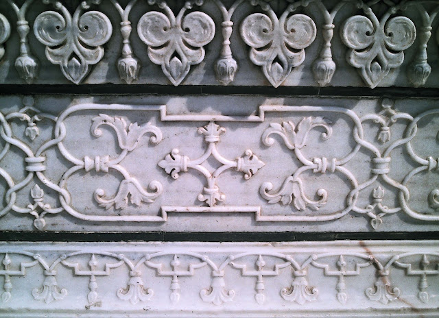 carved marble at the Taj