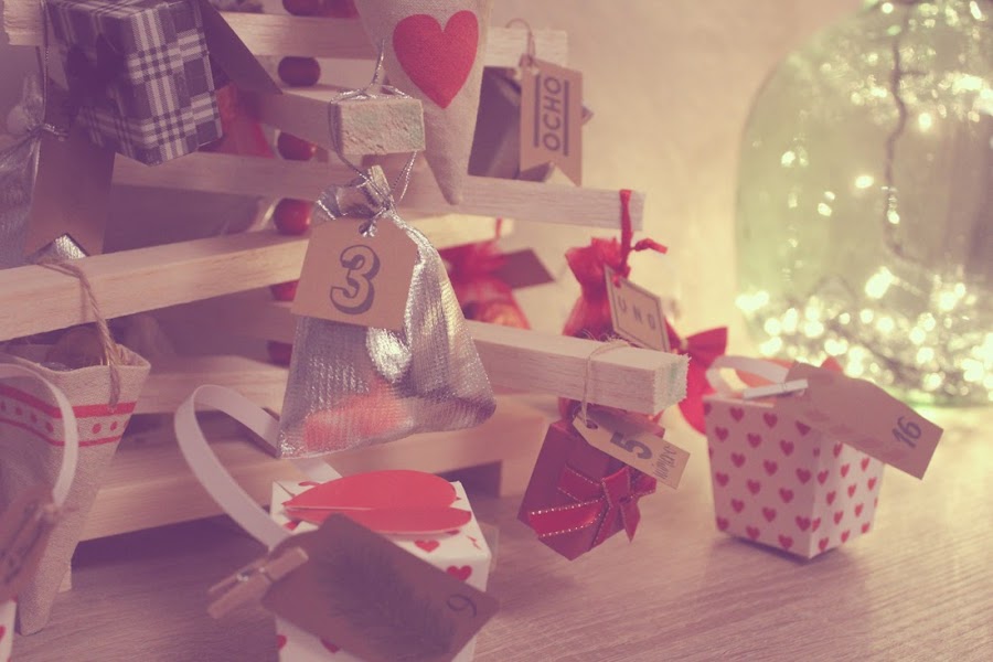 Calendario de adviento de madera Punto de Lu