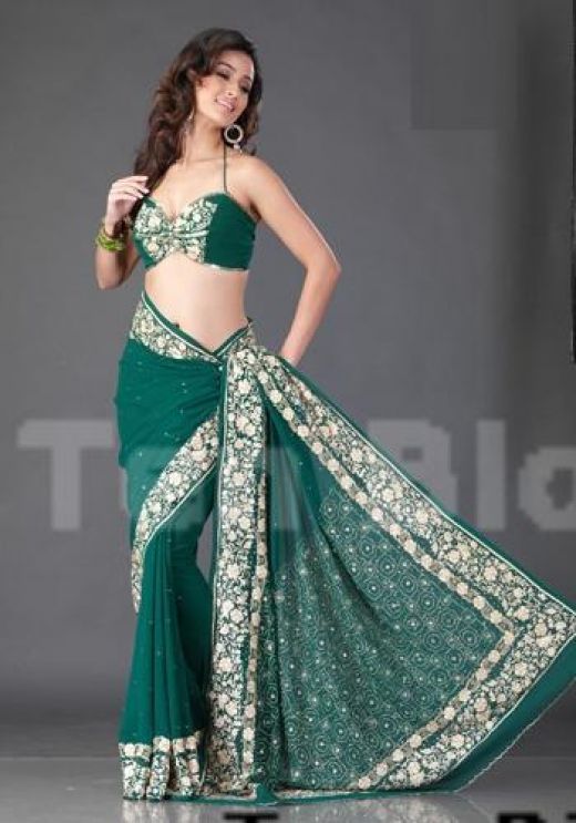 http://3.bp.blogspot.com/-GaJ8MCVJAko/Tvc3WqhOmWI/AAAAAAAAApM/FI3WPWe3qAk/s1600/Modern-Indian-Saree-Styles2.jpg