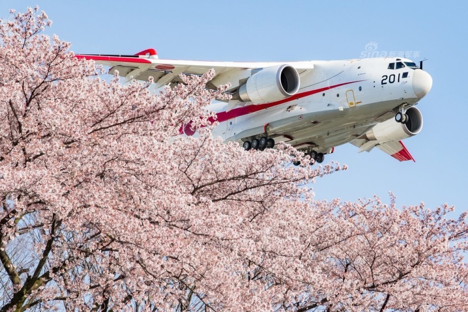 перелет в японию. авиакомпания japan airlines. самолеты авиакомпании jal. перелет япония. Boeing 777 japan airlines.