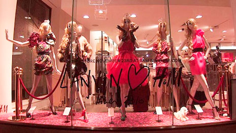 window display for valentine day