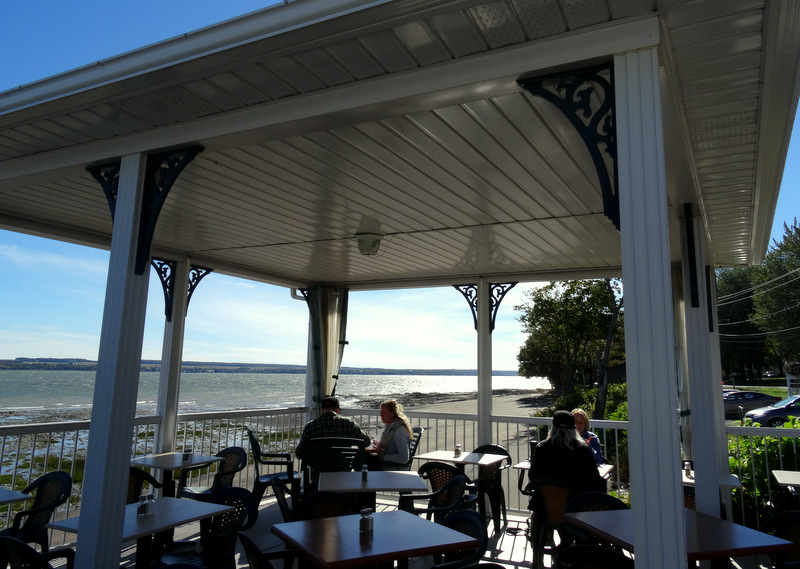 Lobster Roll & Cider Lunch at Resto de la Plage Îled’Orléans, Quebec