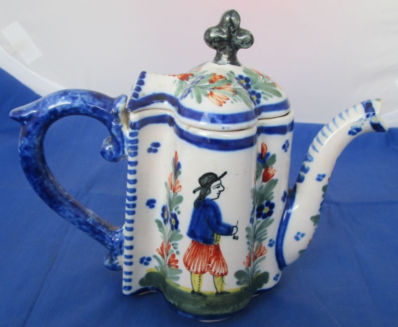 HR Quimper Teapot Circa 1910 SOLD
