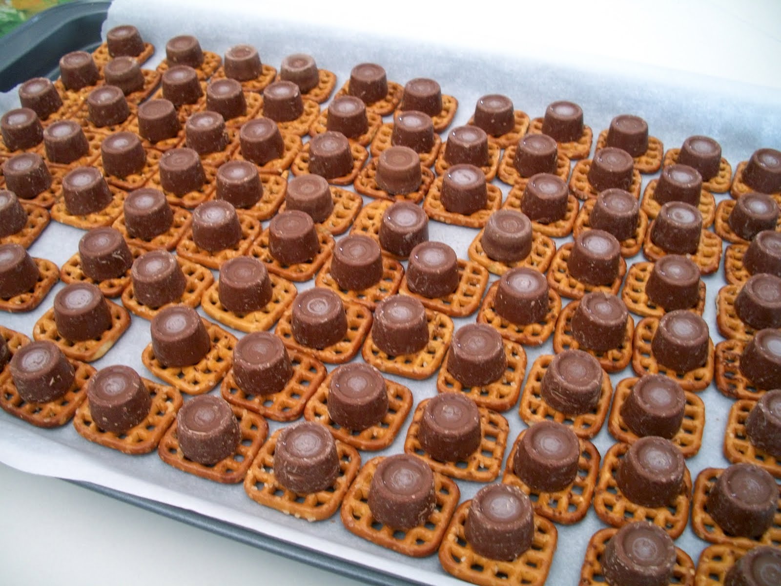 Brooke Bakes Chocolate Pecan Pretzel Bites