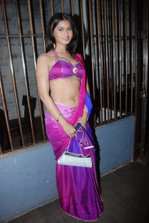 Savita Bhabhi Divya Dwivedi Cleavage