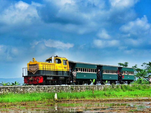 Naik Kereta Api Kuno di Museum Kereta Api Ambarawa  