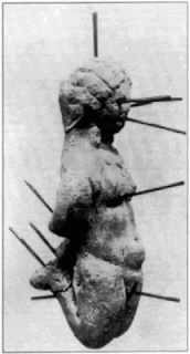 Κατάρες και βουντού στην Αρχαία Ελλάδα. «Ω Εκάτη, ξερίζωσε την καρδιά του κλέφτη, αρρώστιες να πέσουν πάνω του και το δρεπάνι να τον κόψει».  