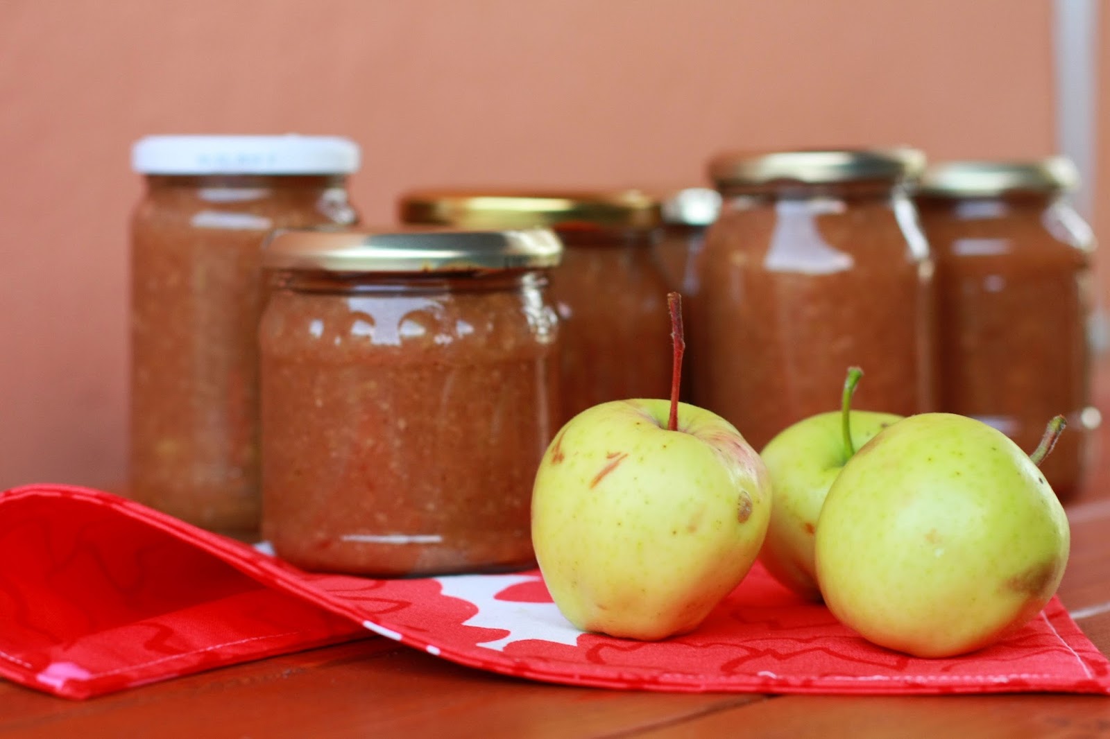 uuniomenahillo omena hillo säilöntä resepti mallaspulla