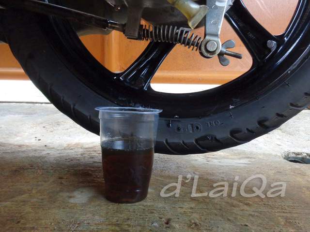 d'Laiqa Arena: Mengganti Oli Transmisi Yamaha Mio J