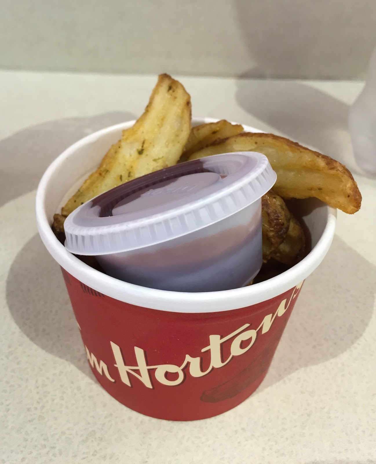 Savoury Potato Wedges From Tim Hortons / ティム・ホートンズのセイボリー ポテトウェッジ I'm