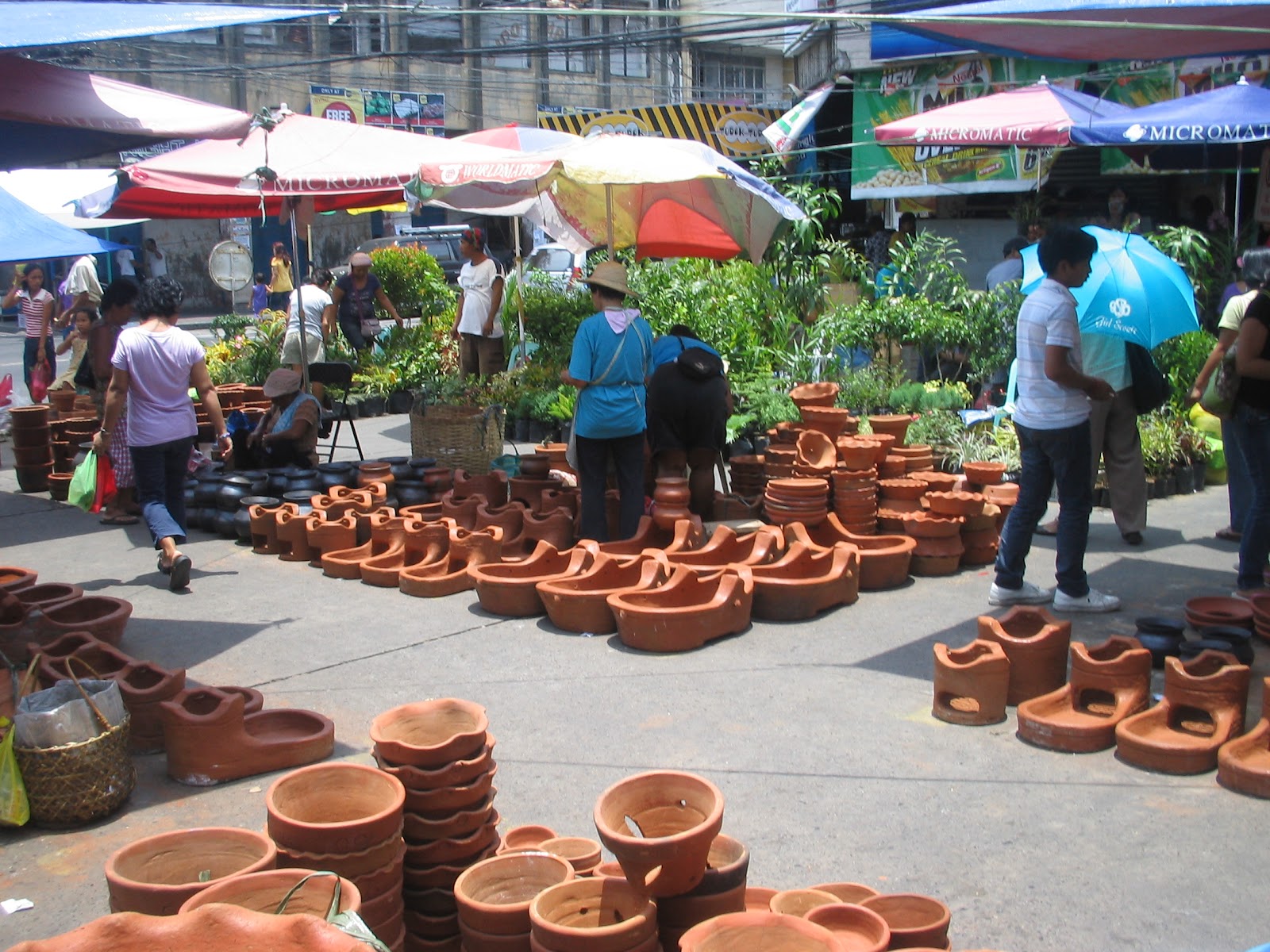 Discover the world with Kanuto DINAMILI (pottery of San Nicolas Ilocos