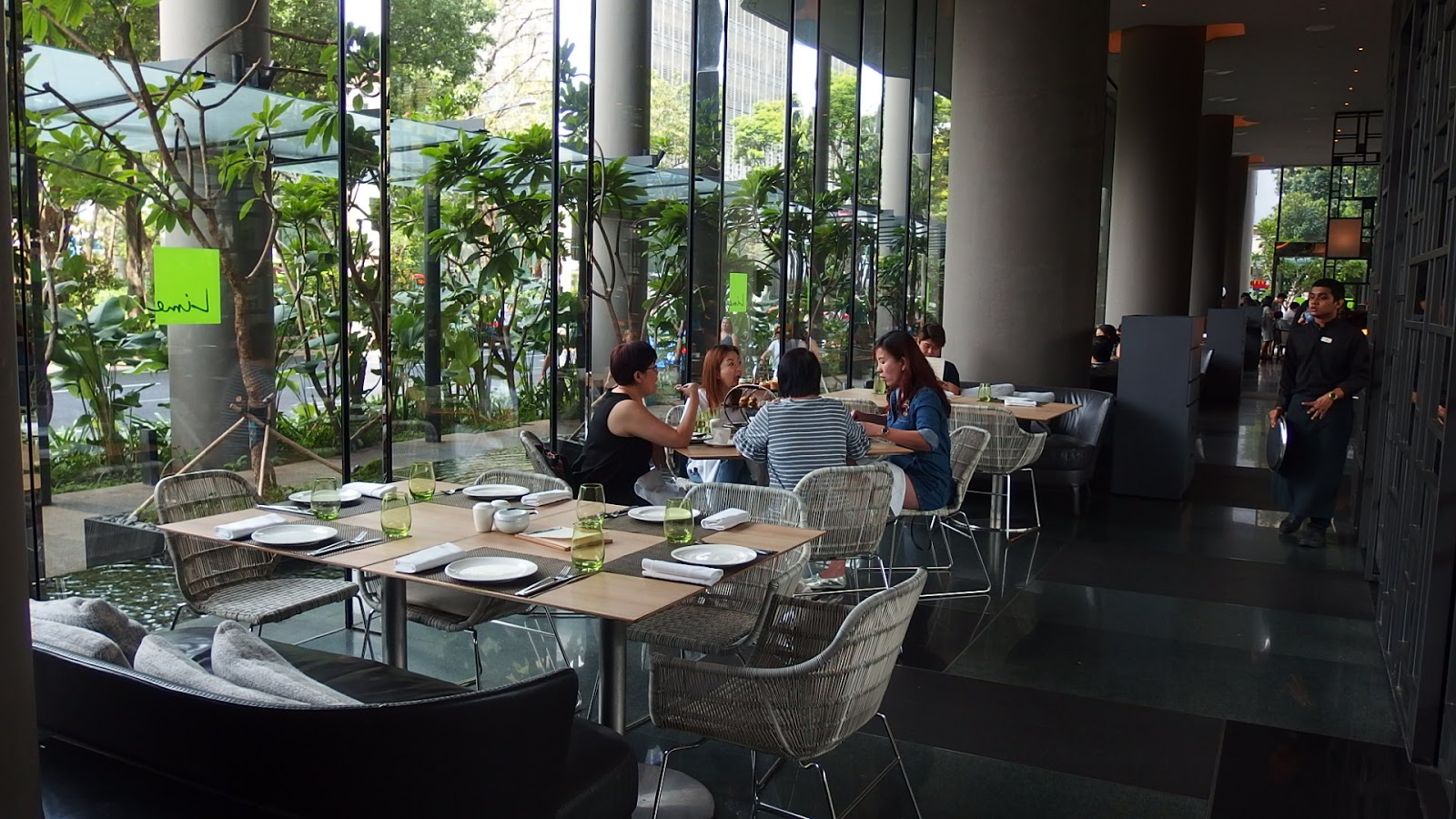 SuMMeR LoVes To Eat! Singapore Food Blog Tiers of Joy Afternoon Tea