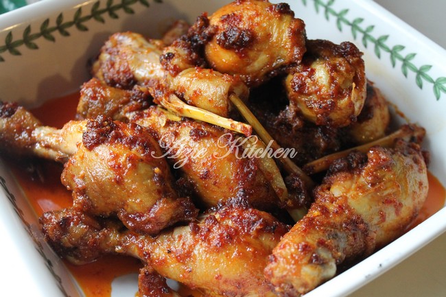 Ayam masak kunyit serai