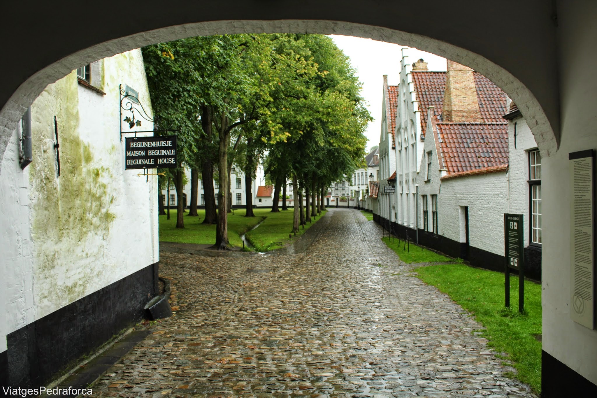 Begijnhof de Bruges, Brugge, Flandes, Belgica