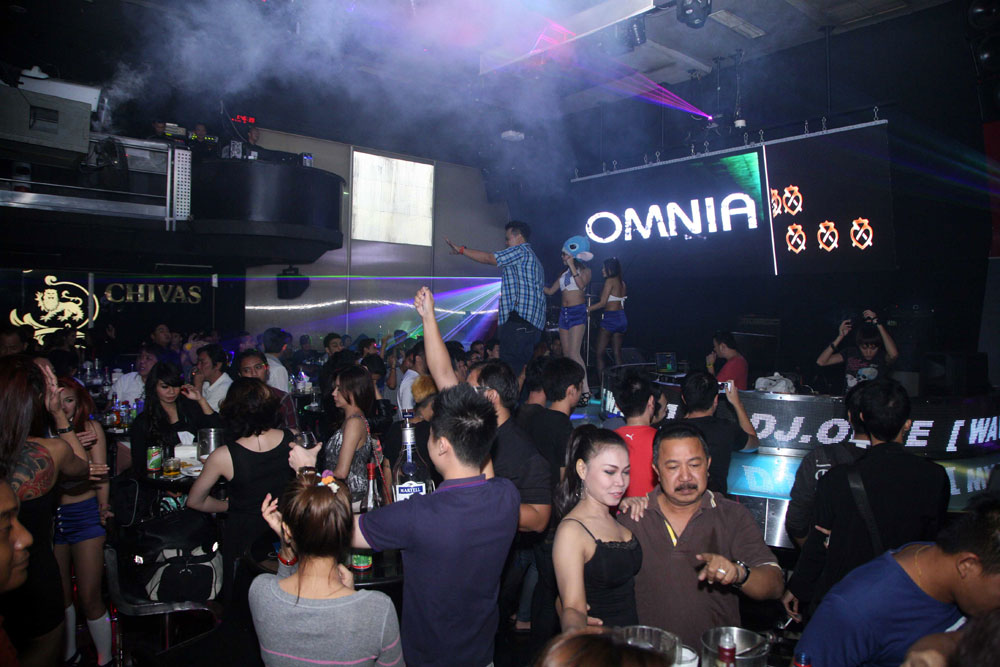 Coyote Bar (Ten Club and Karaoke) Surabaya | Jakarta100bars - Nightlife