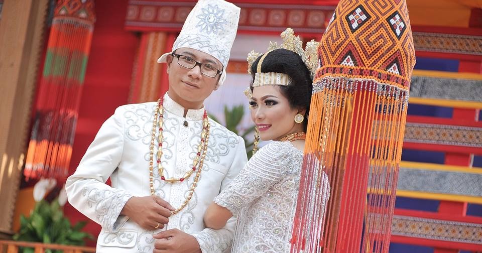 32+ Baru Baju Pengantin Toraja, Baju Pengantin
