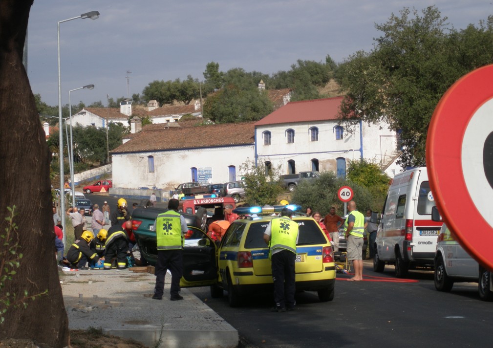 ARRONCHES EM NOTÍCIAS Arronches Casal sofre grave acidente na
