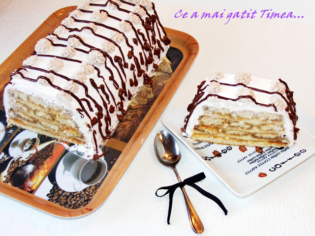 Tort de piscoturi cu crema de vanilie