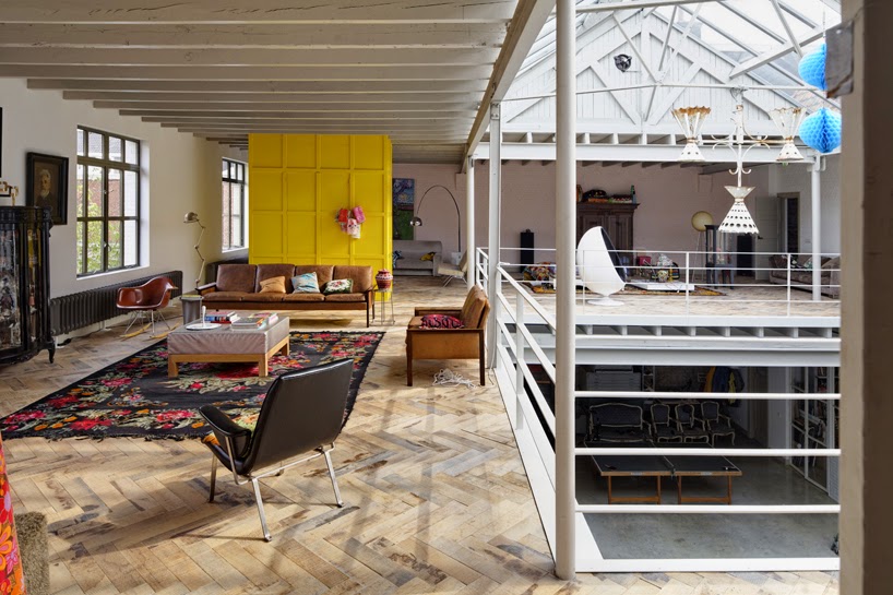 Marzua: Garaje convertido en un espacio para vivir y trabajar