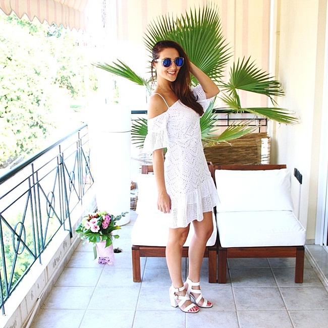 flirty summer white dress looks and outfits