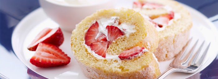 Vanilla Strawberry Swiss Roll Vanilla Strawberry Swiss Roll