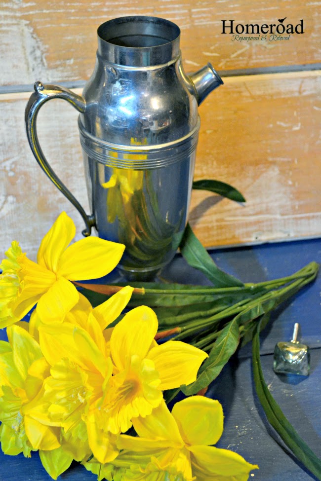 Cocktail Shaker Flower Vase www.homeroad.net