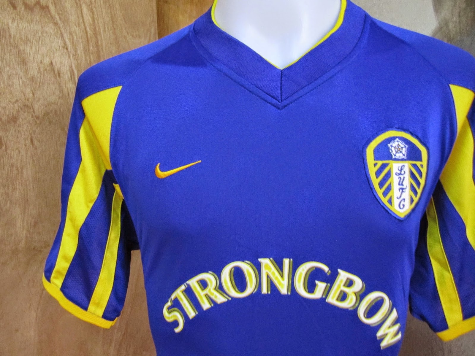 BundleWalla Vintage Leeds United Away Jersey 2001