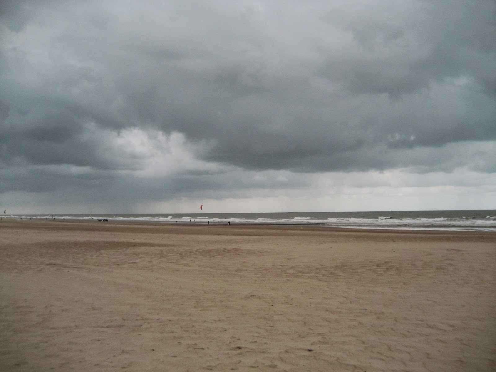 Résultat de recherche d'images pour "ciel gris d'ostende pinterest"
