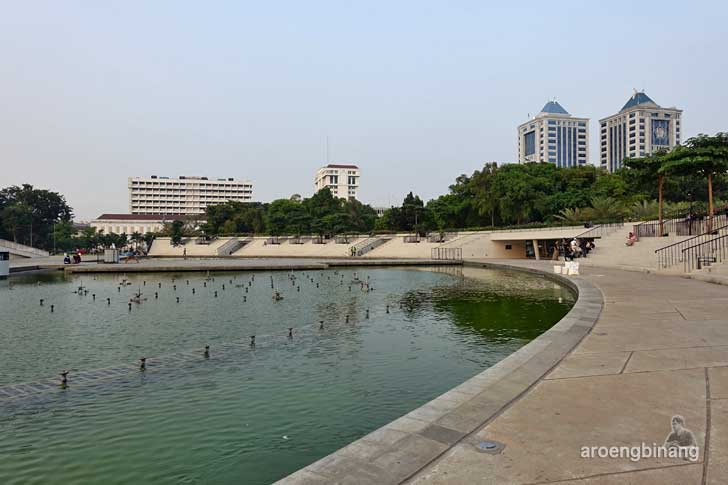 monumen pembebasan irian barat