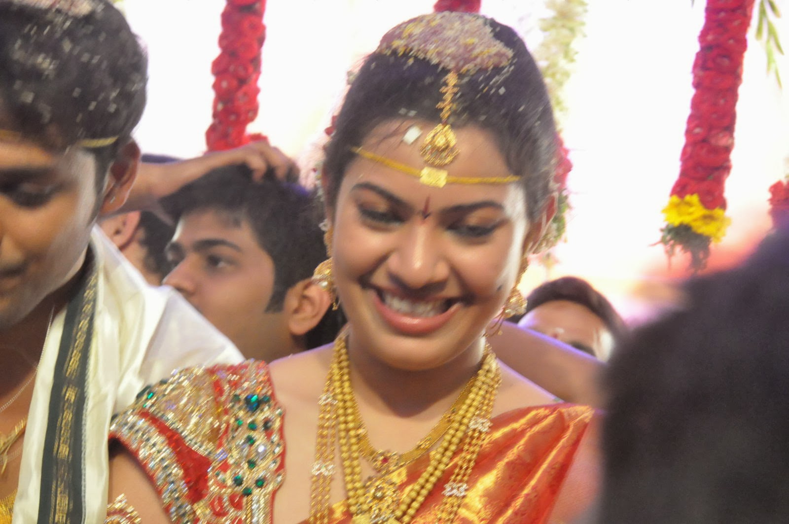 Geetha Madhuri weds Actor Nandu photo album, Geetha Madhuri marriage photo ...