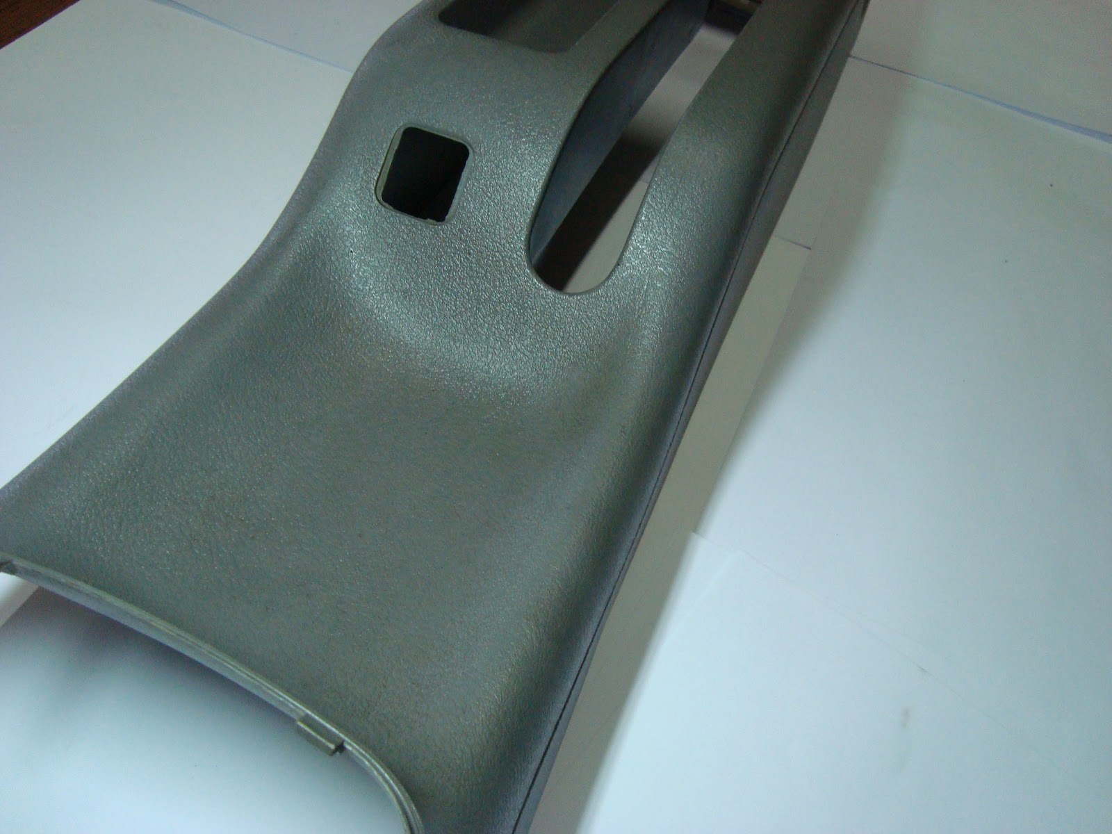 Ferro Velho LCS: Console Cinza Golf